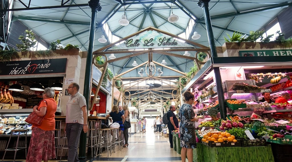 Mercado del Puerto food market near Mahalo Holiday House, La Isleta